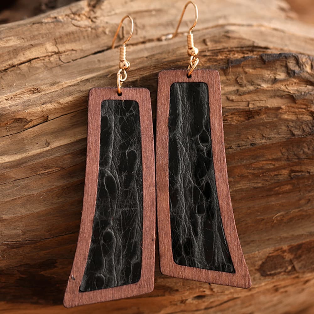 Colgantes geométricos de madera