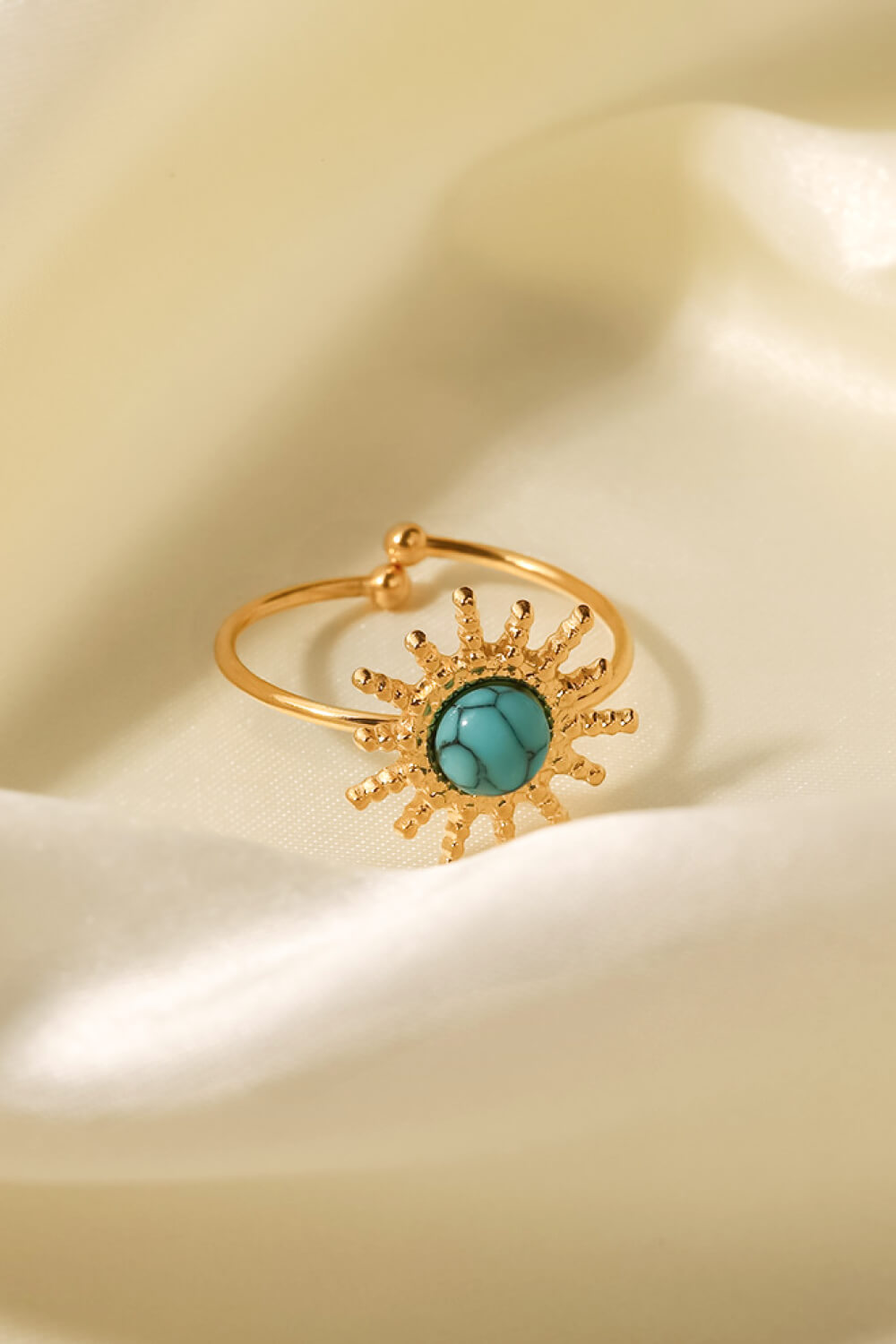 Anello aperto con pietra solare