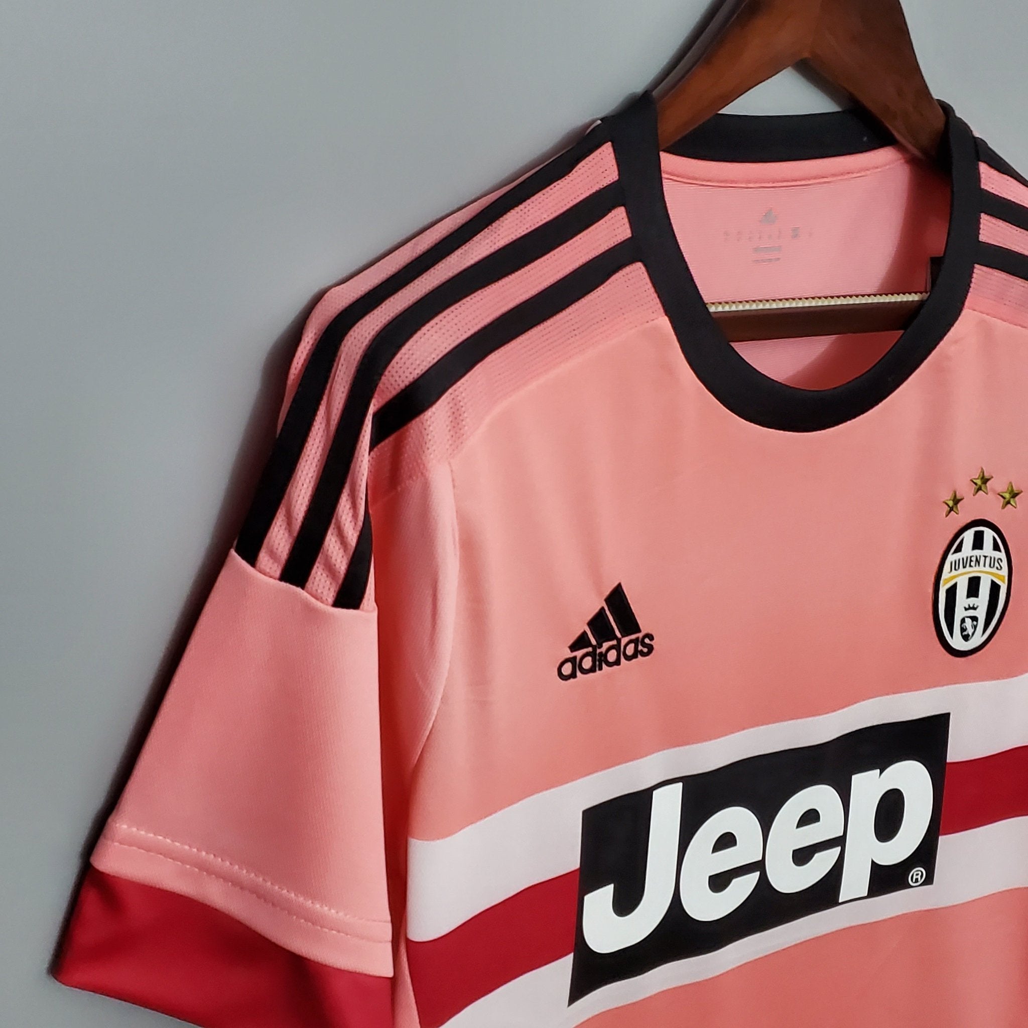 juventus-away-shirt-2015-2016-1