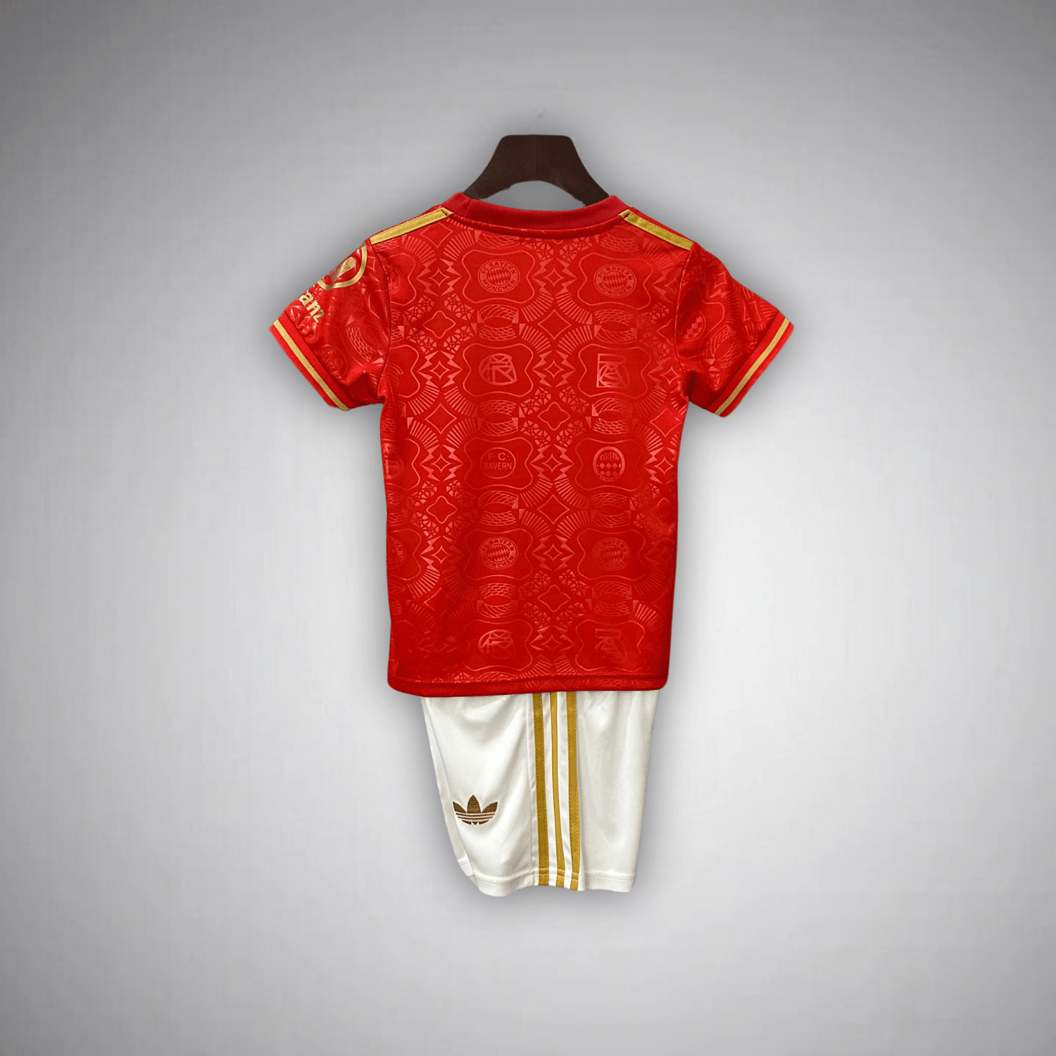 fc-bayern-kids-football-kit-125-anniversary-1
