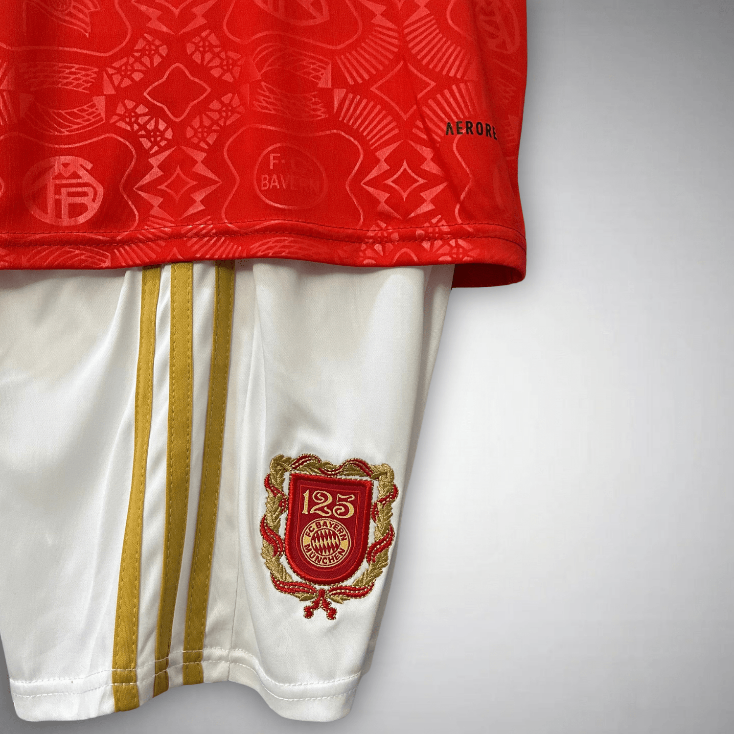 fc-bayern-kids-football-kit-125-anniversary-1