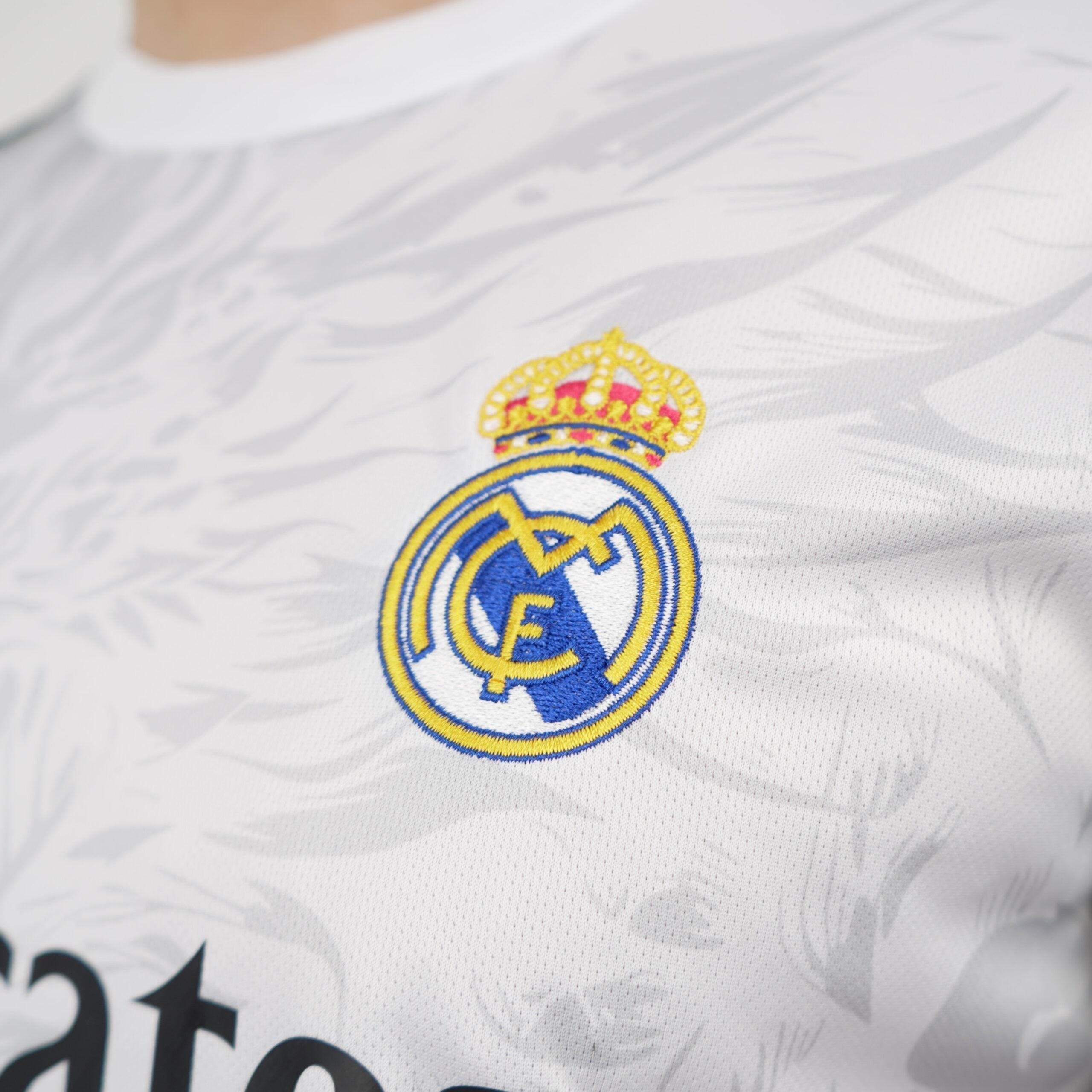 2025-real-madrid-emerald-flame-shirt-1