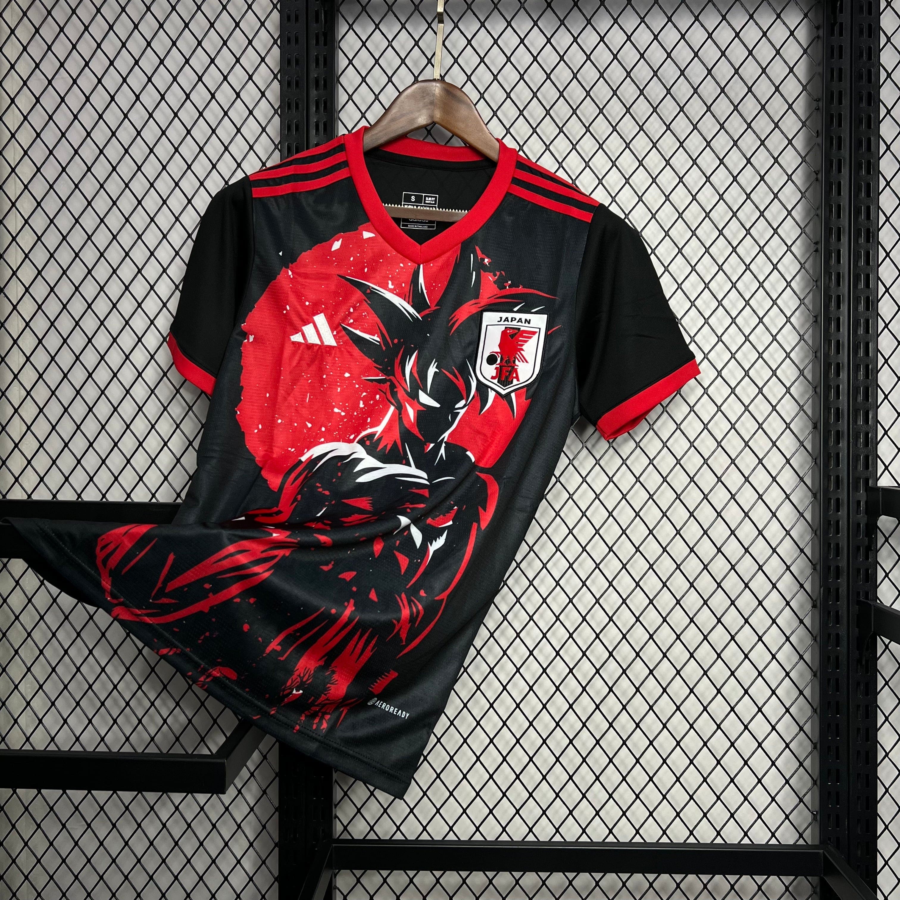 Japan Goku T-shirt – Sort & Rød Udgave