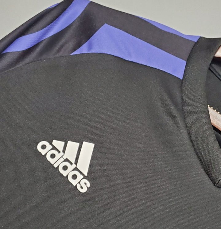 real-madrid-shirt-retro-2015-2016-third-1