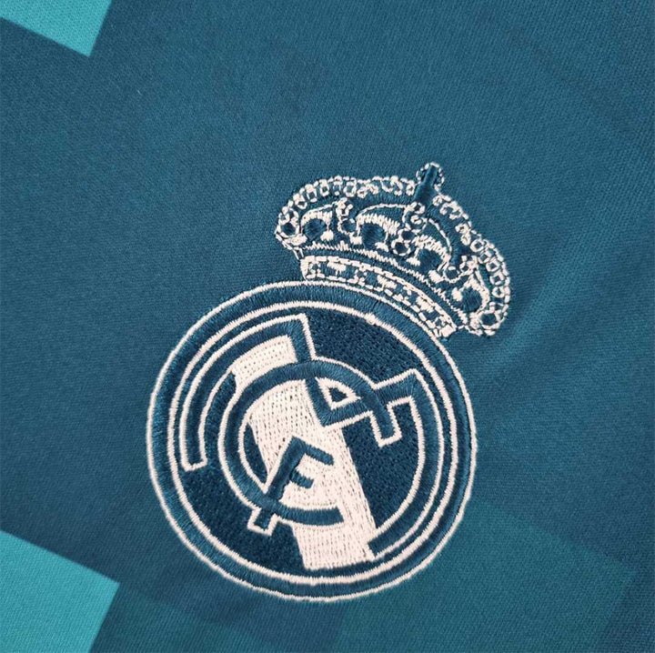 real-madrid-shirt-retro-2017-2018-third-1