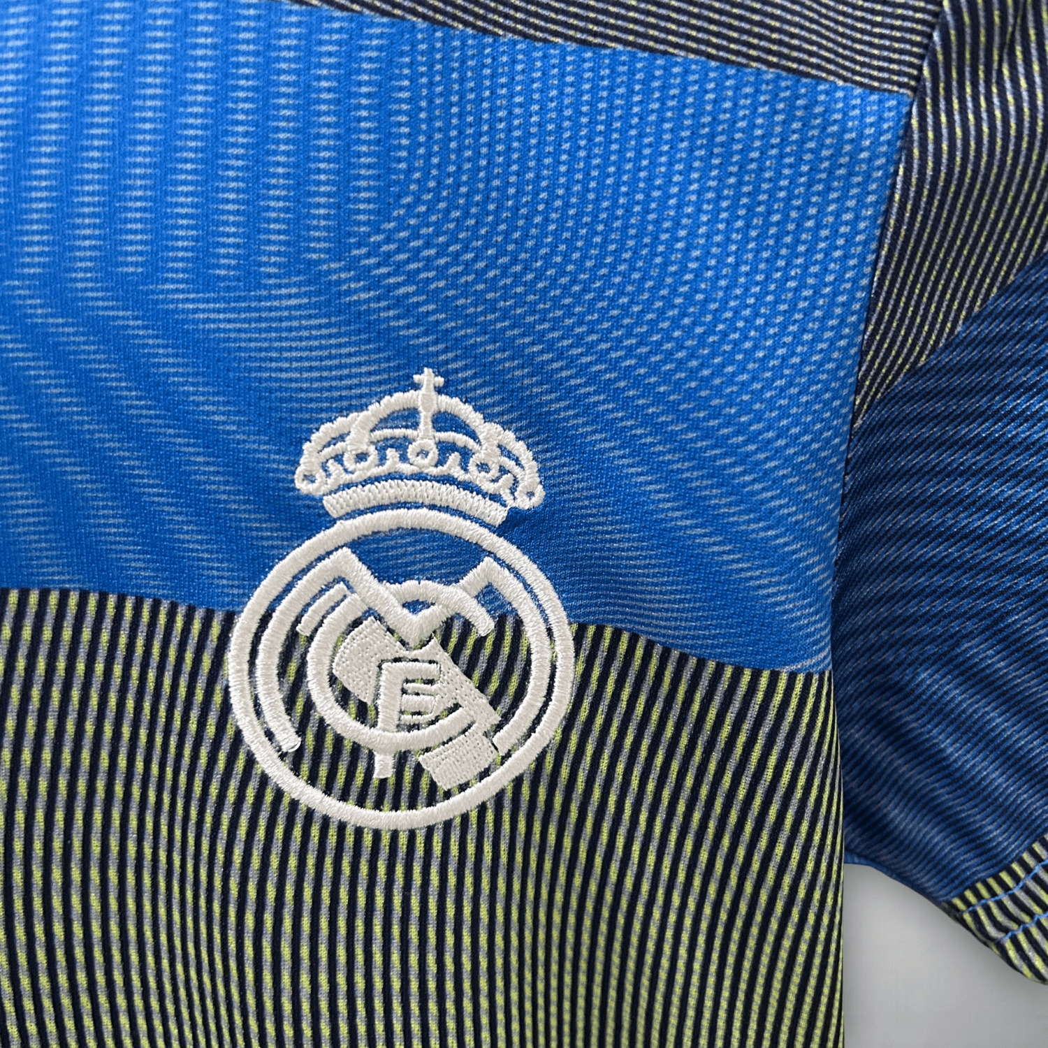 real-madrid-kids-football-kit-cibeles-wave-1