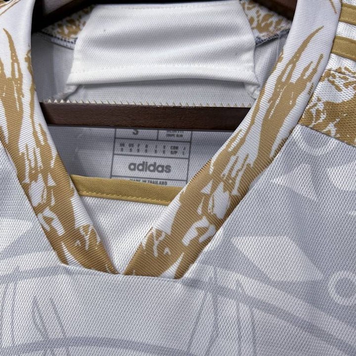 real-madrid-shirt-golden-dynasty-1