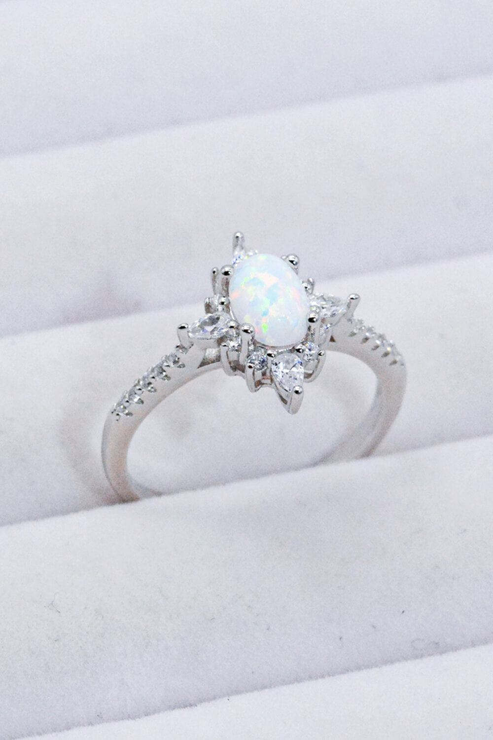 Anello in zirconio opale platino