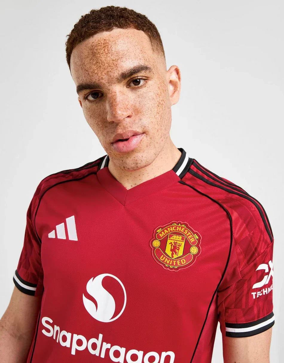 Camiseta local del Manchester United 2025/2026