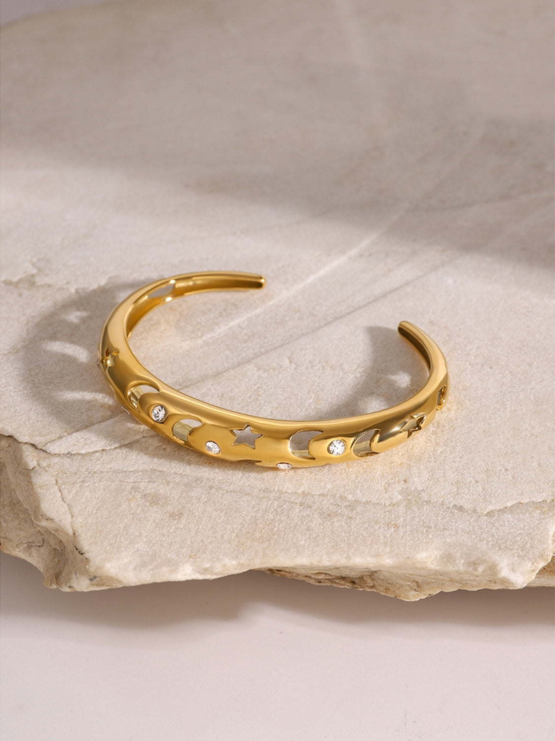 Polsino in acciaio con ritagli e strass