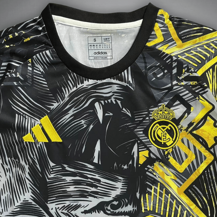 2025-real-madrid-versace-shirt-1