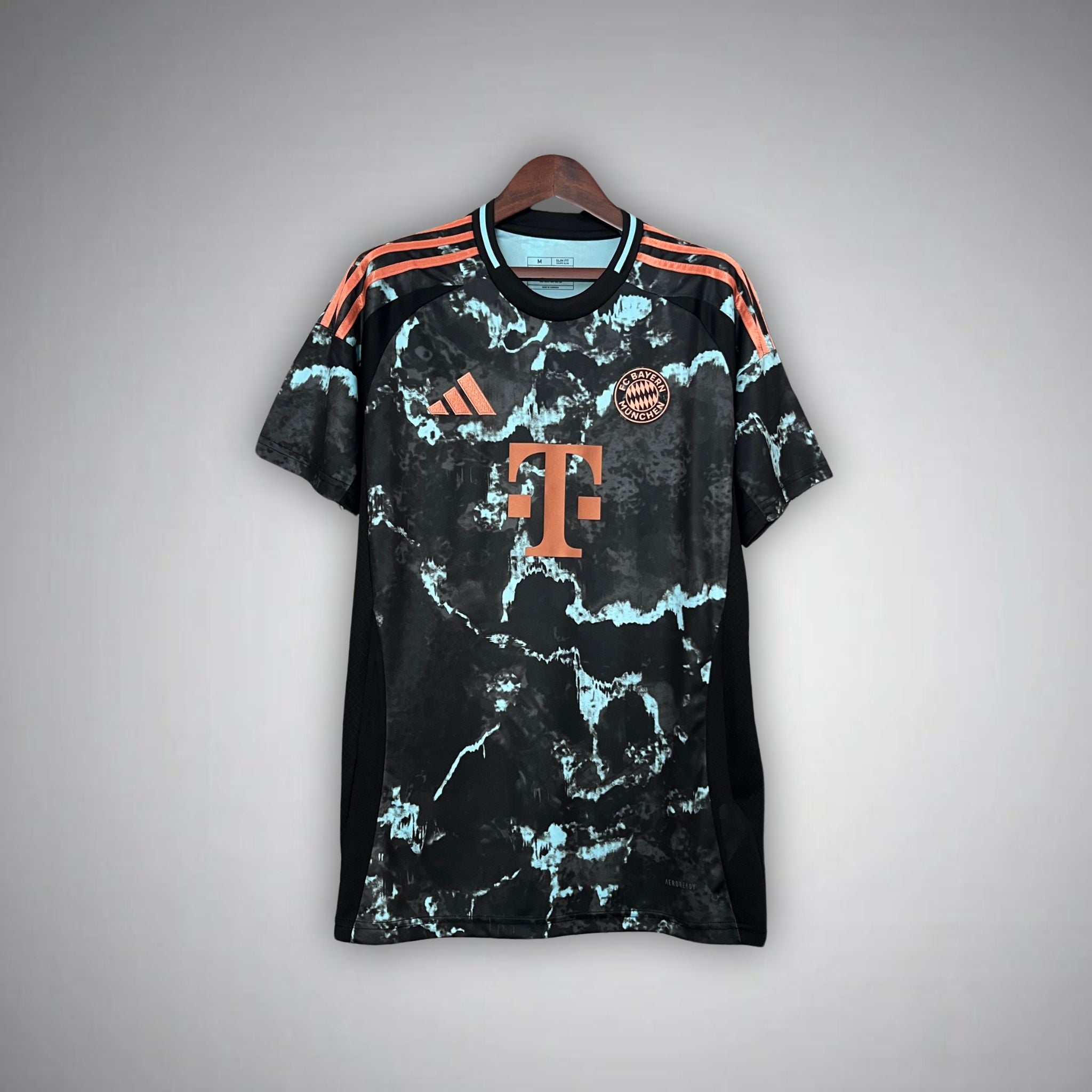 2024/25 Bayern München Auswärtstrikot