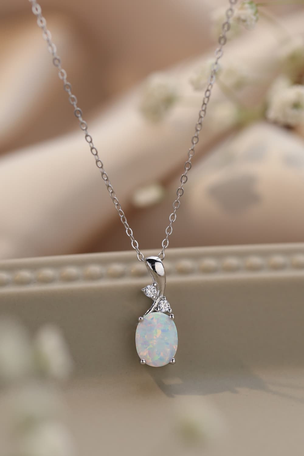 Collana a catena ovale con opale