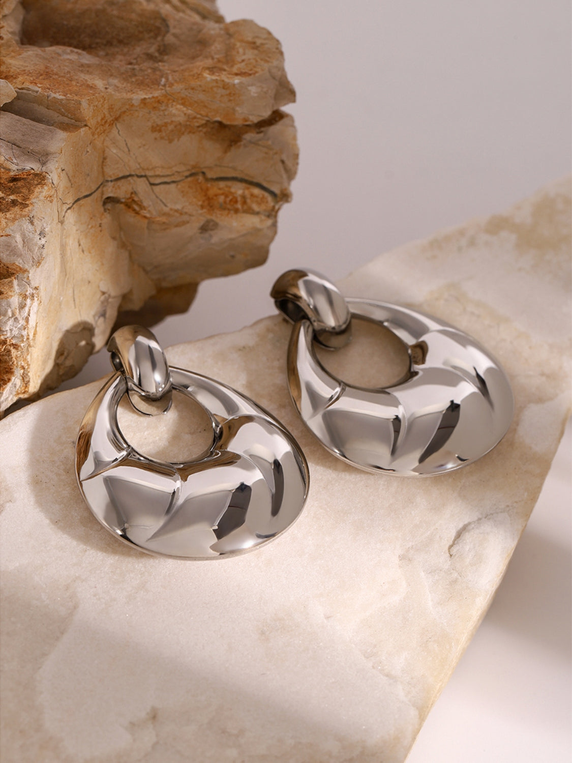 Orecchini a cerchio a goccia in acciaio