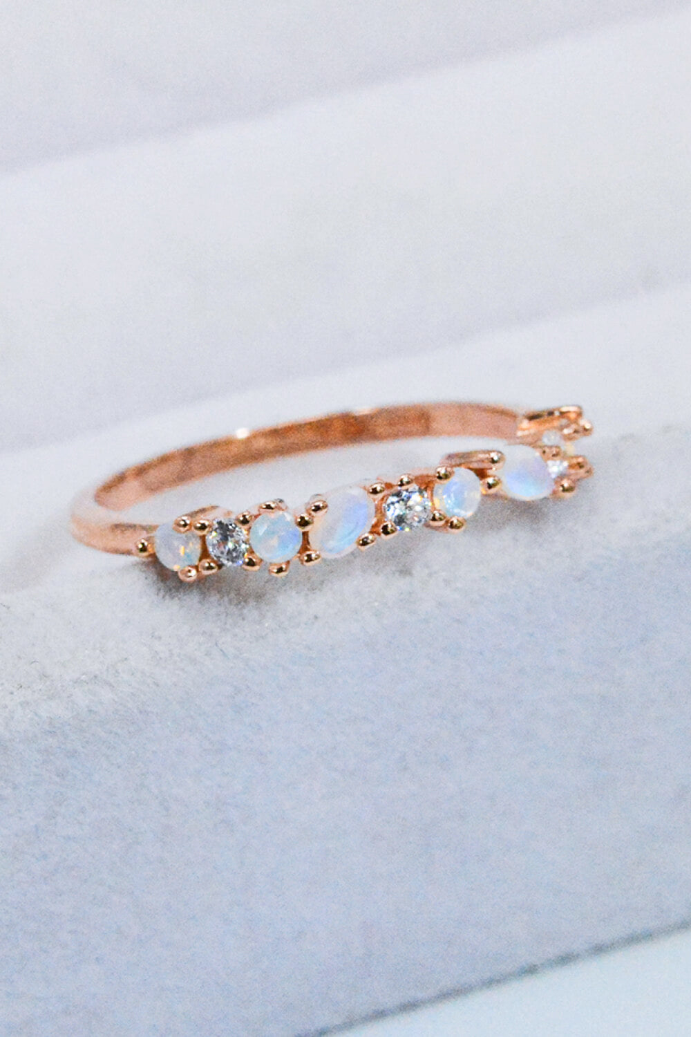 Måneskinns Zircon Accent Ring