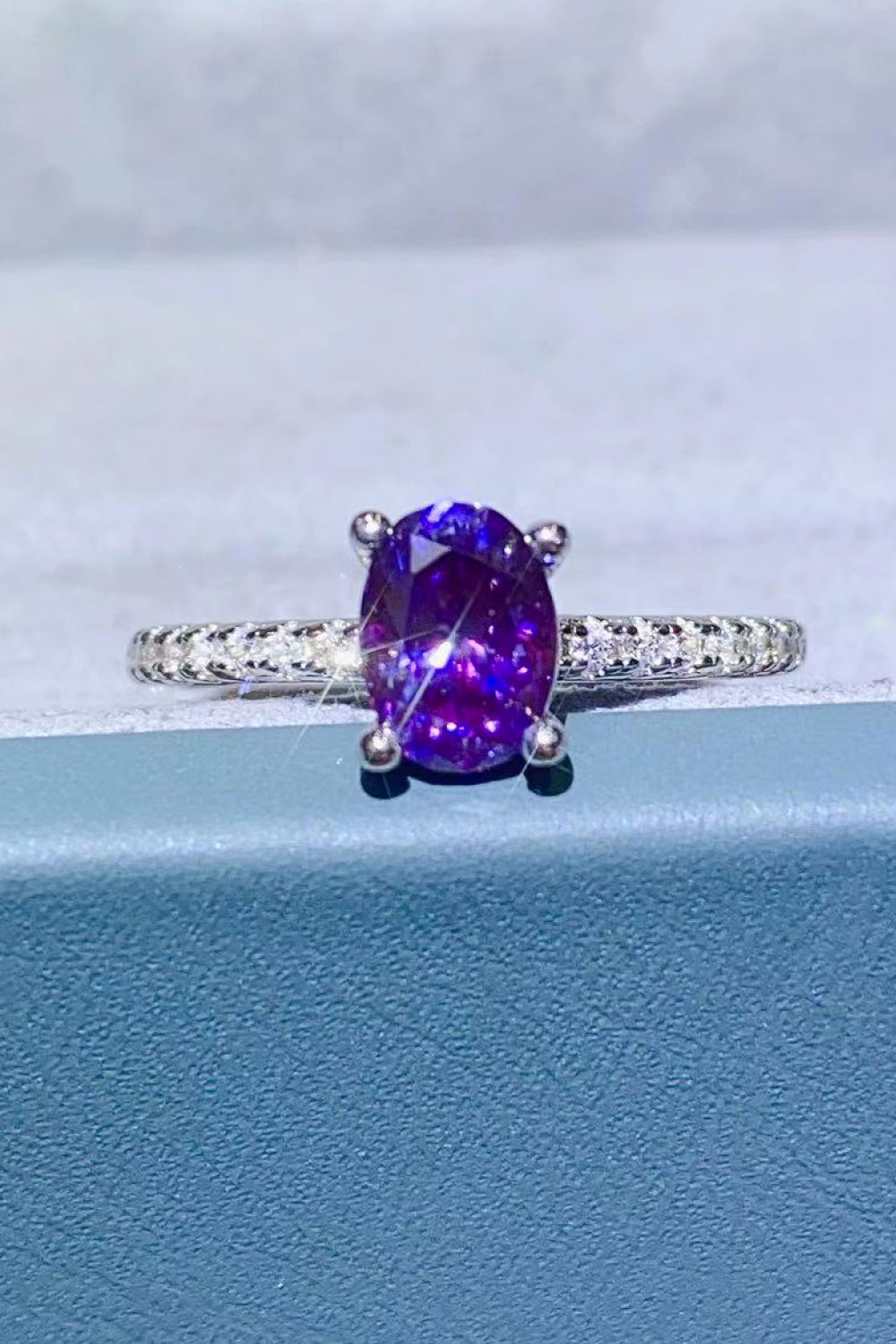 1 Karat violetter Moissanit-Zinkenring