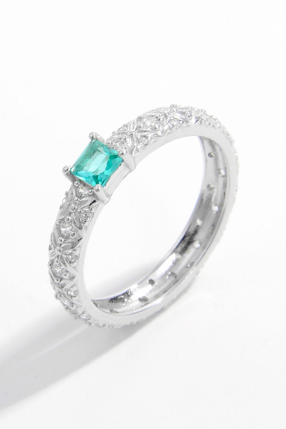Anello quadrato in argento con zircone