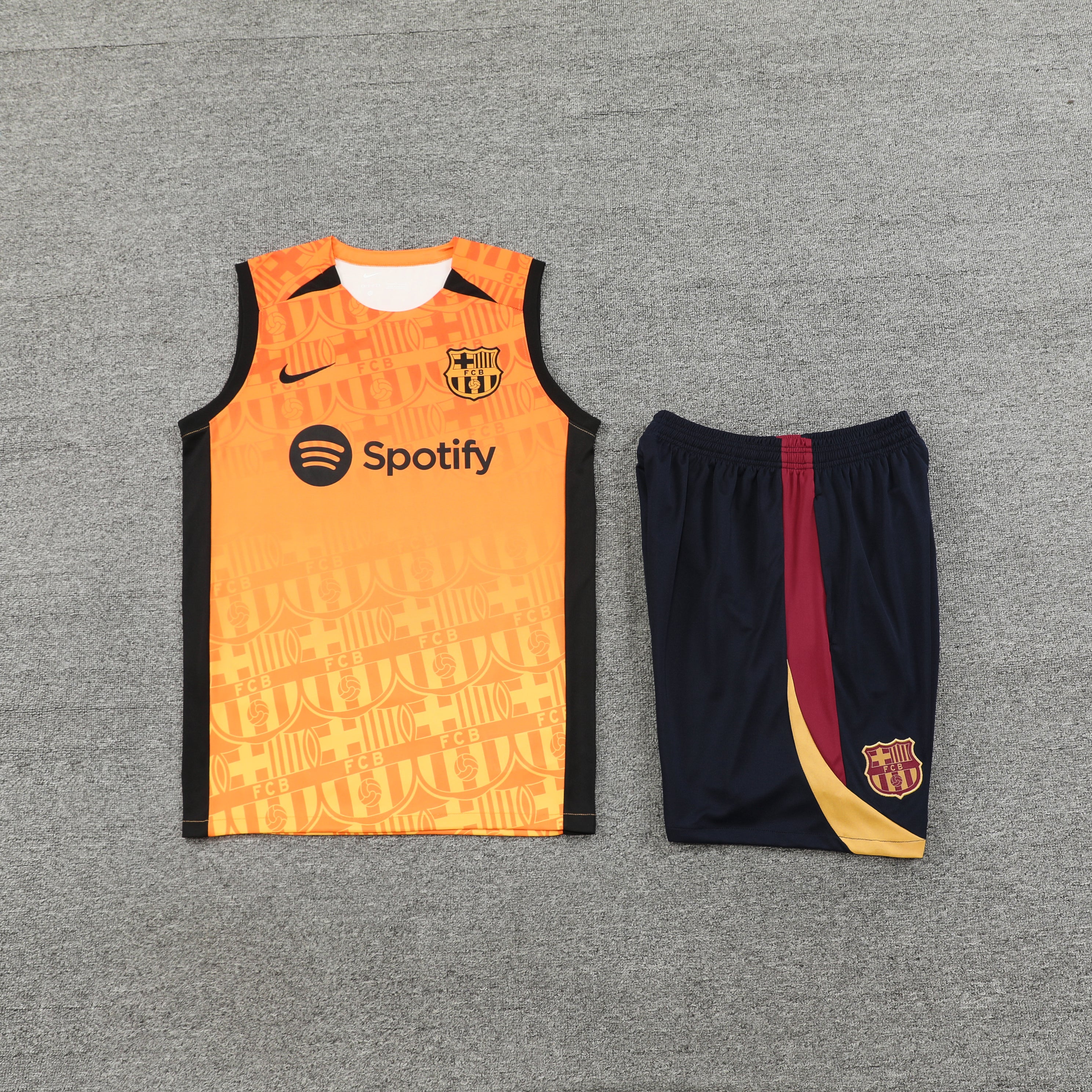 barcelona-orange-training-set-2024-25-1