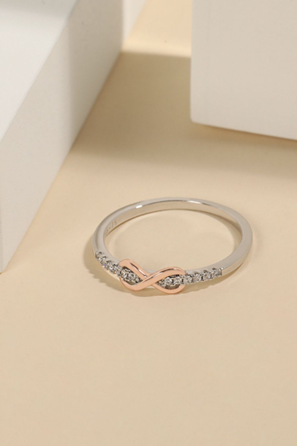 Zircon Infinity Sølv Loop