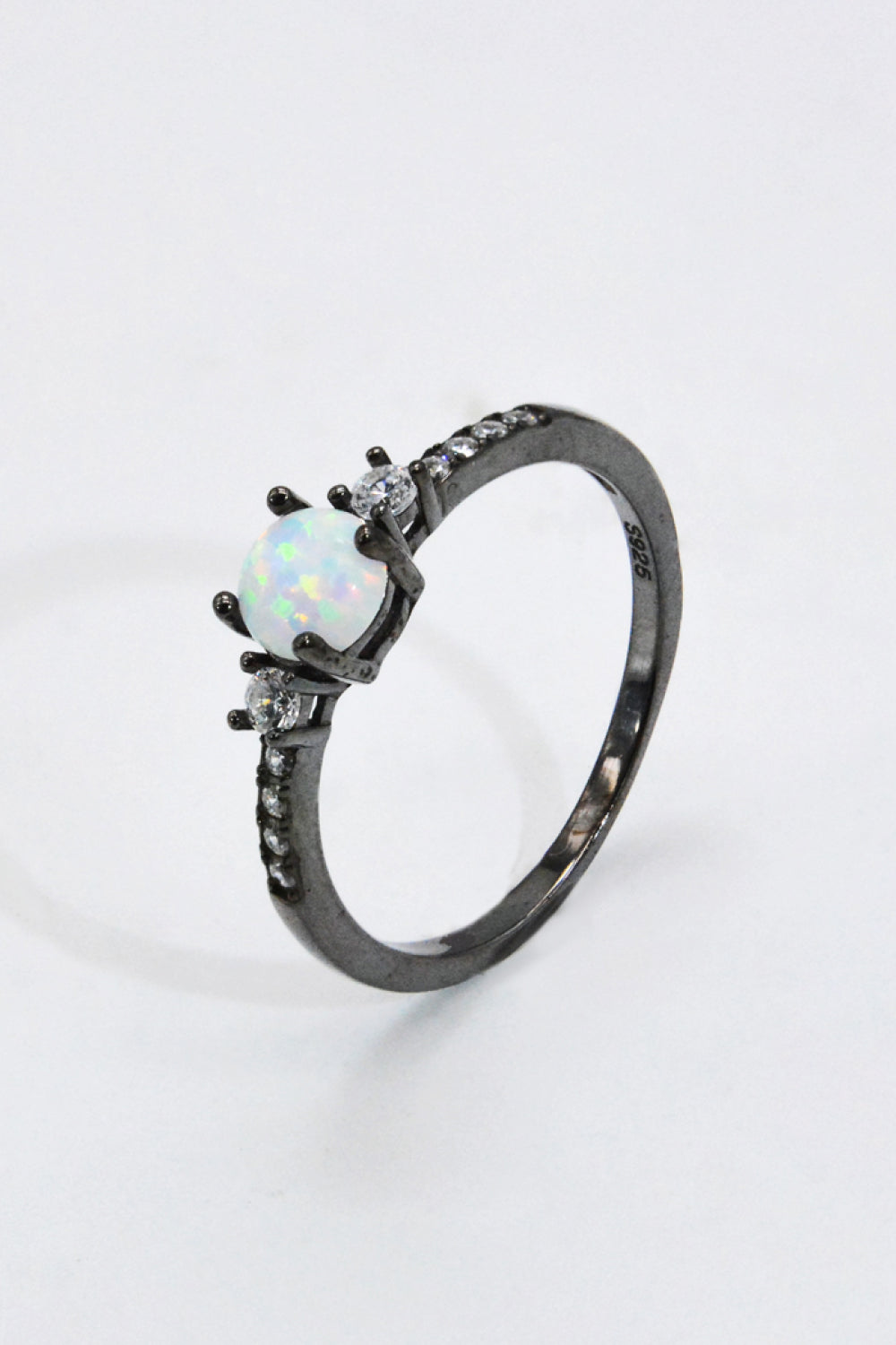 Runder Opal-Silberring