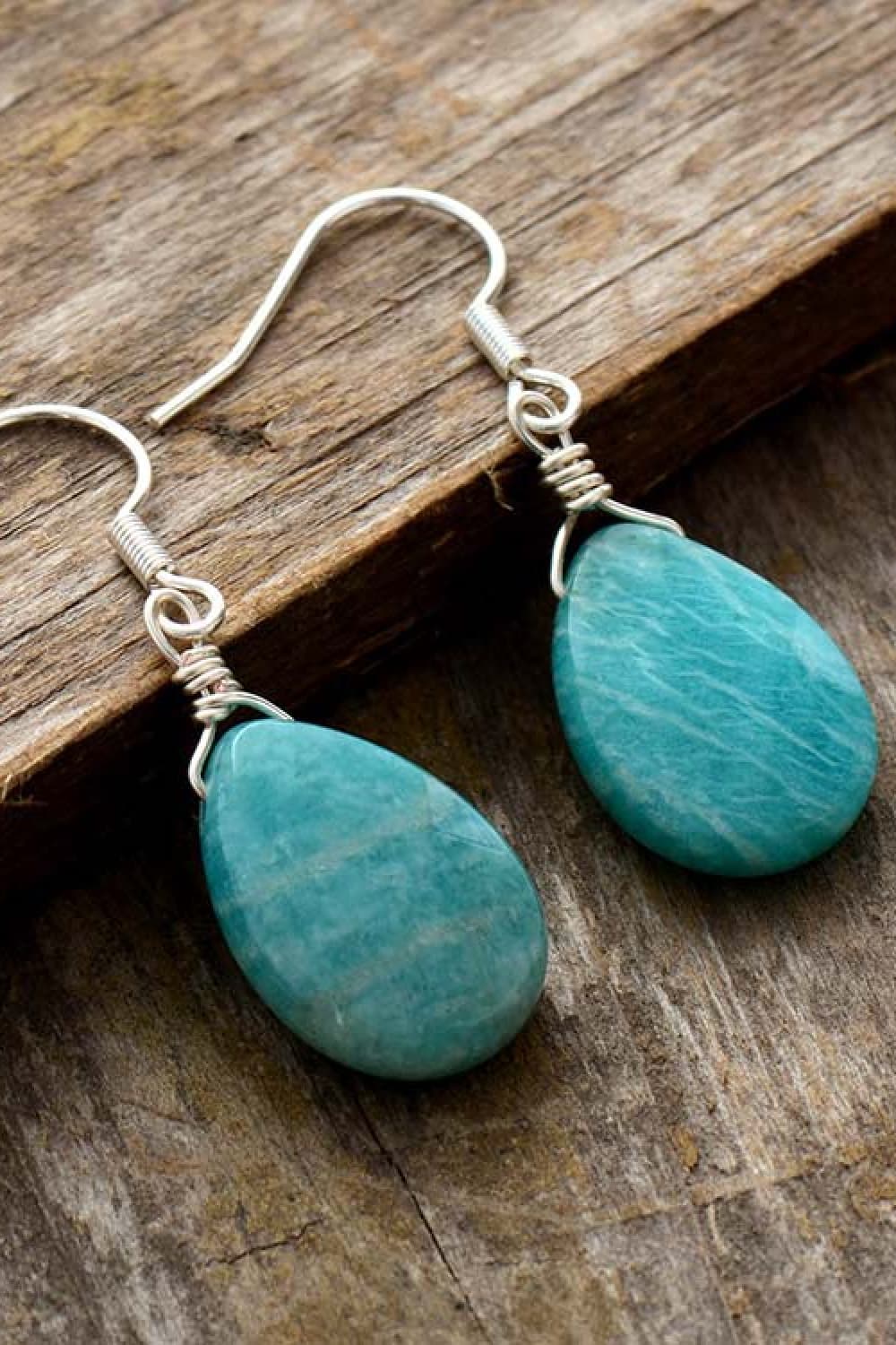 Gotas de piedras preciosas hechas a mano
