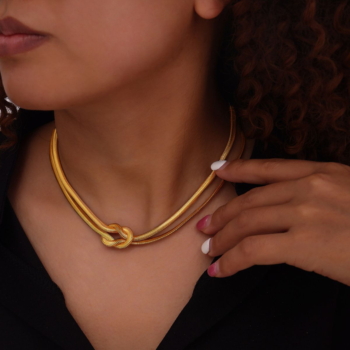 Collar de cuerda de acero entrelazada