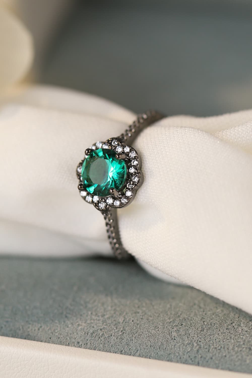 Anello floreale con zircone Paraiba