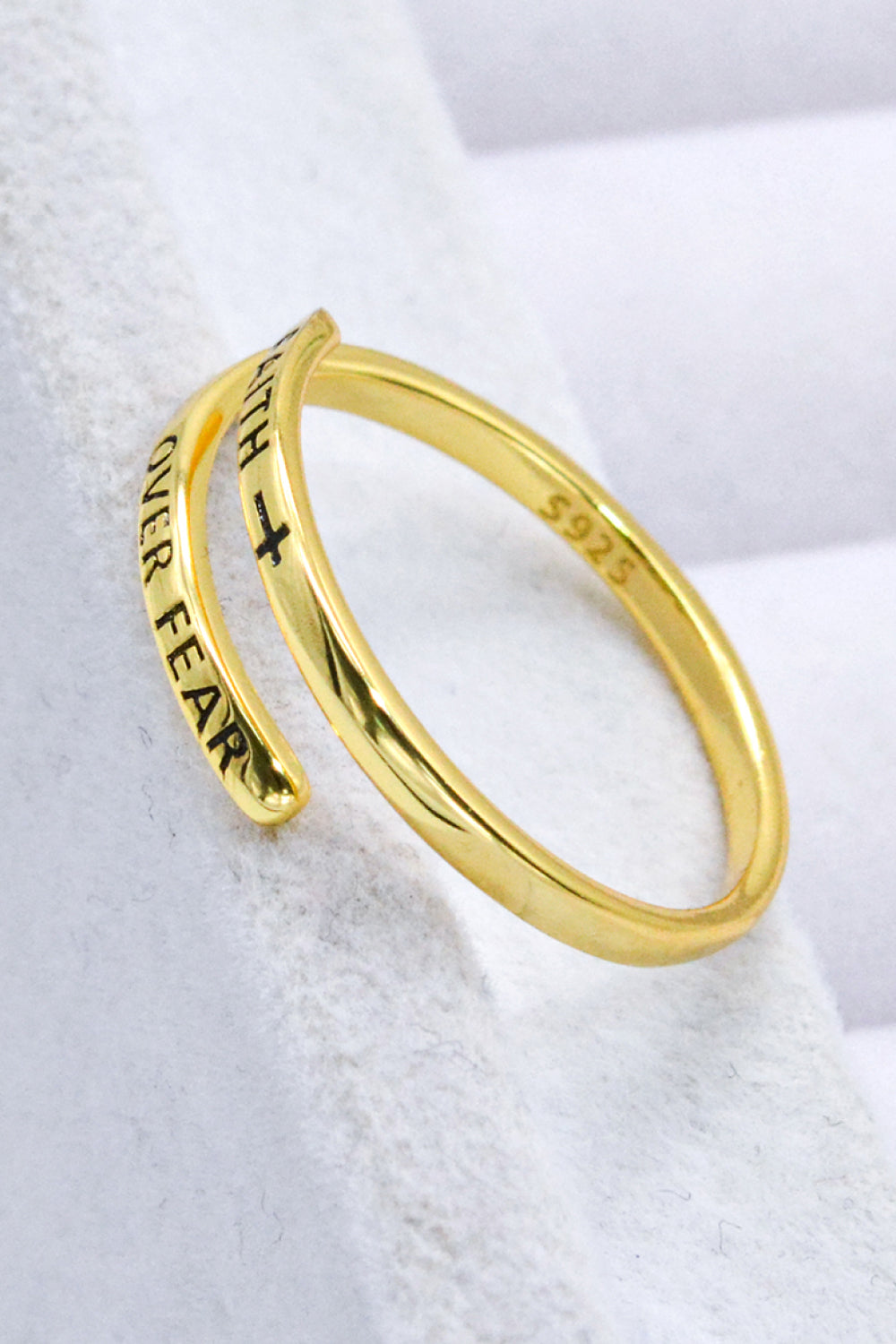 Tro Over Frygt Twist Ring