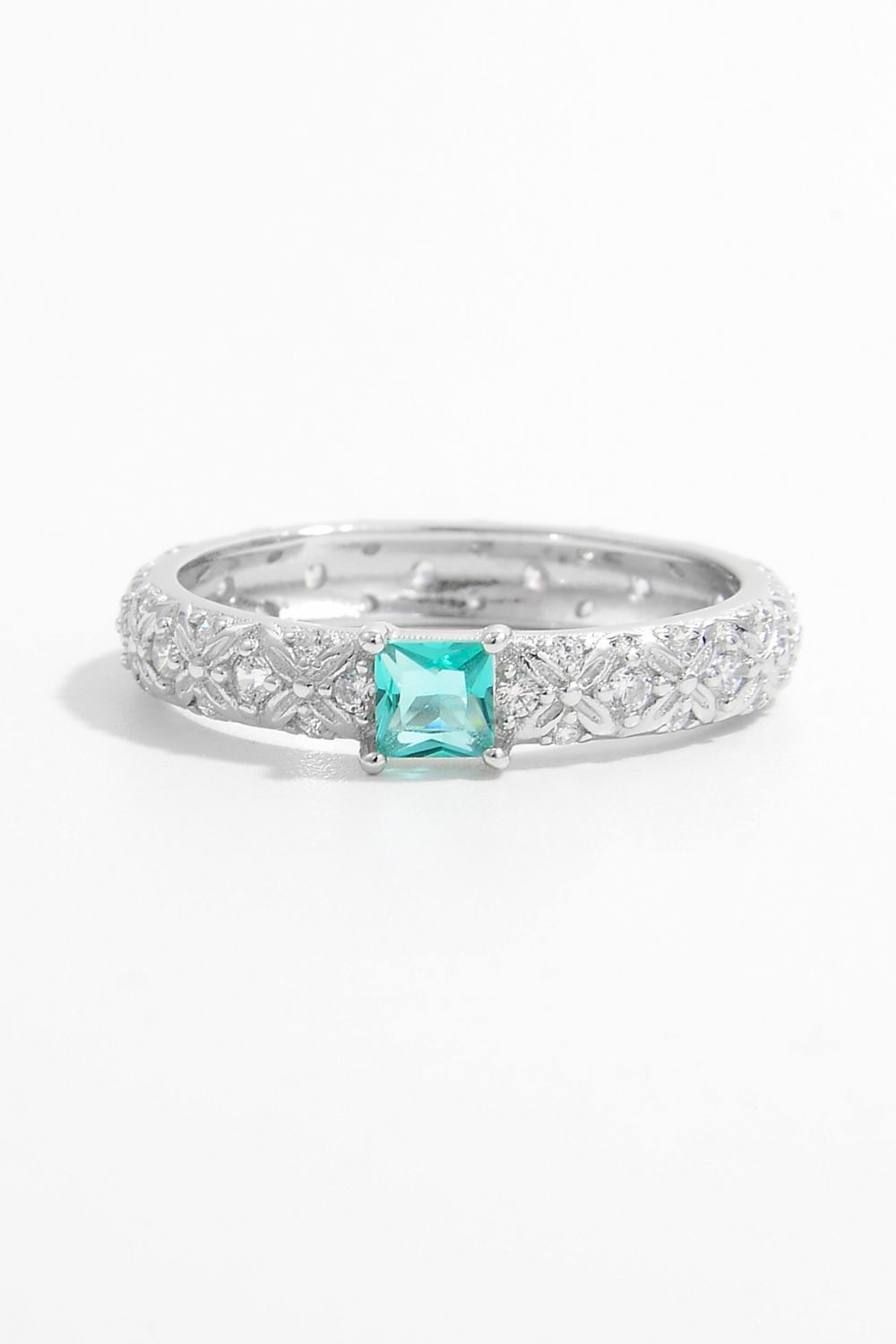 Anello quadrato in argento con zircone