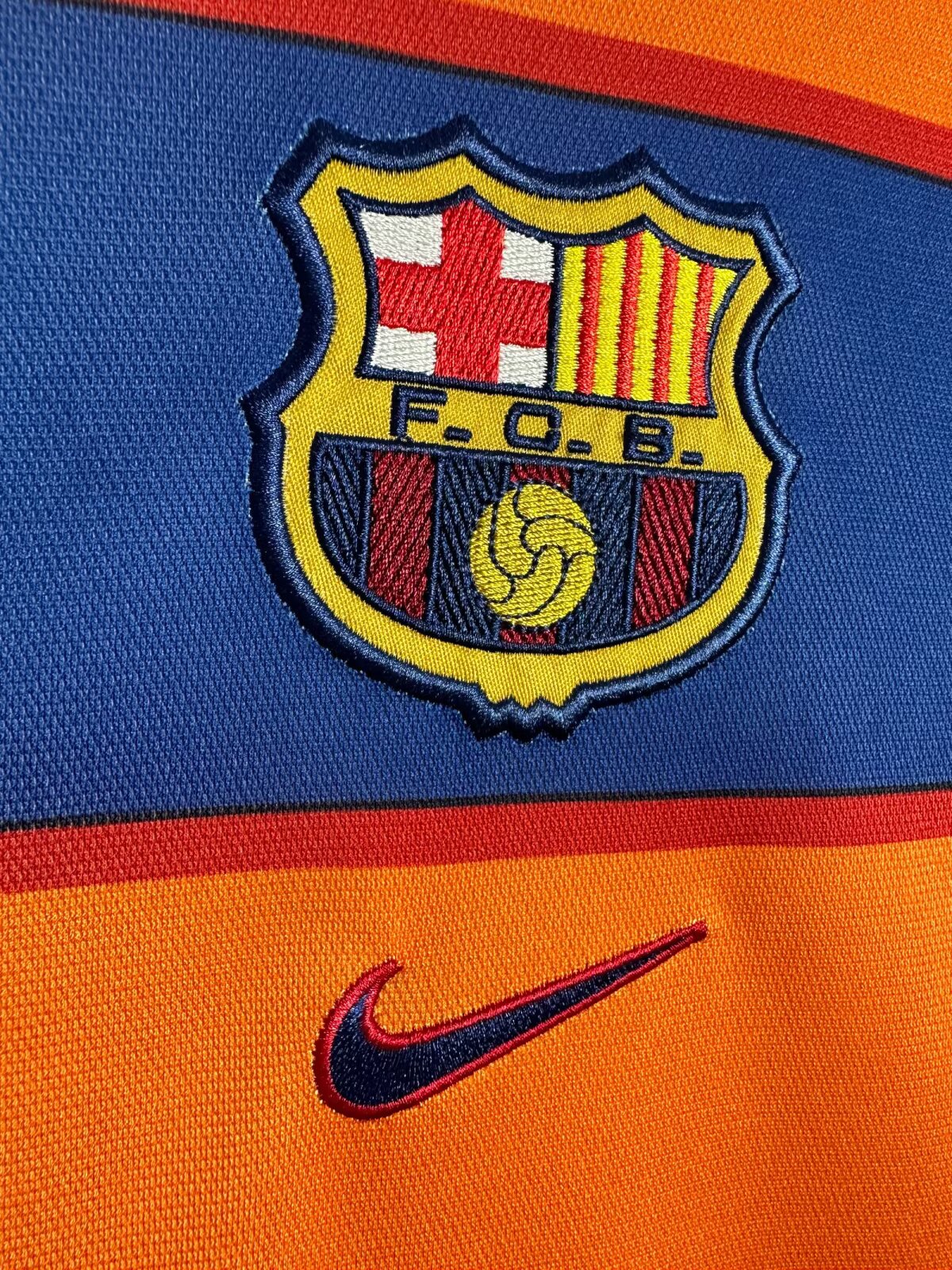 barcelona-away-shirt-1998-1999-1