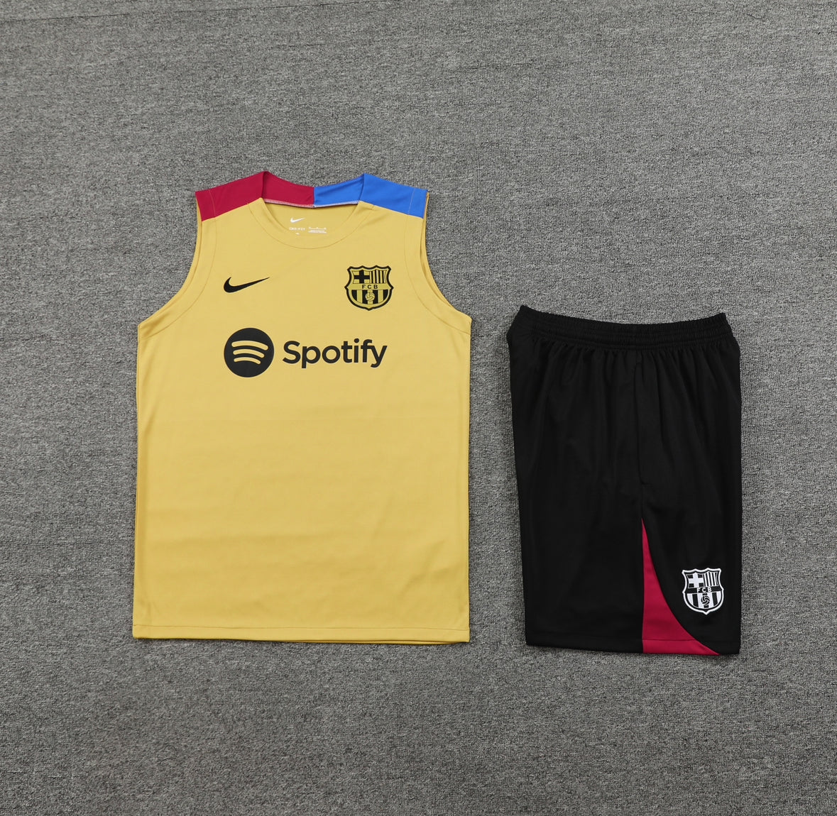 barcelona-golden-training-set-2024-25-1