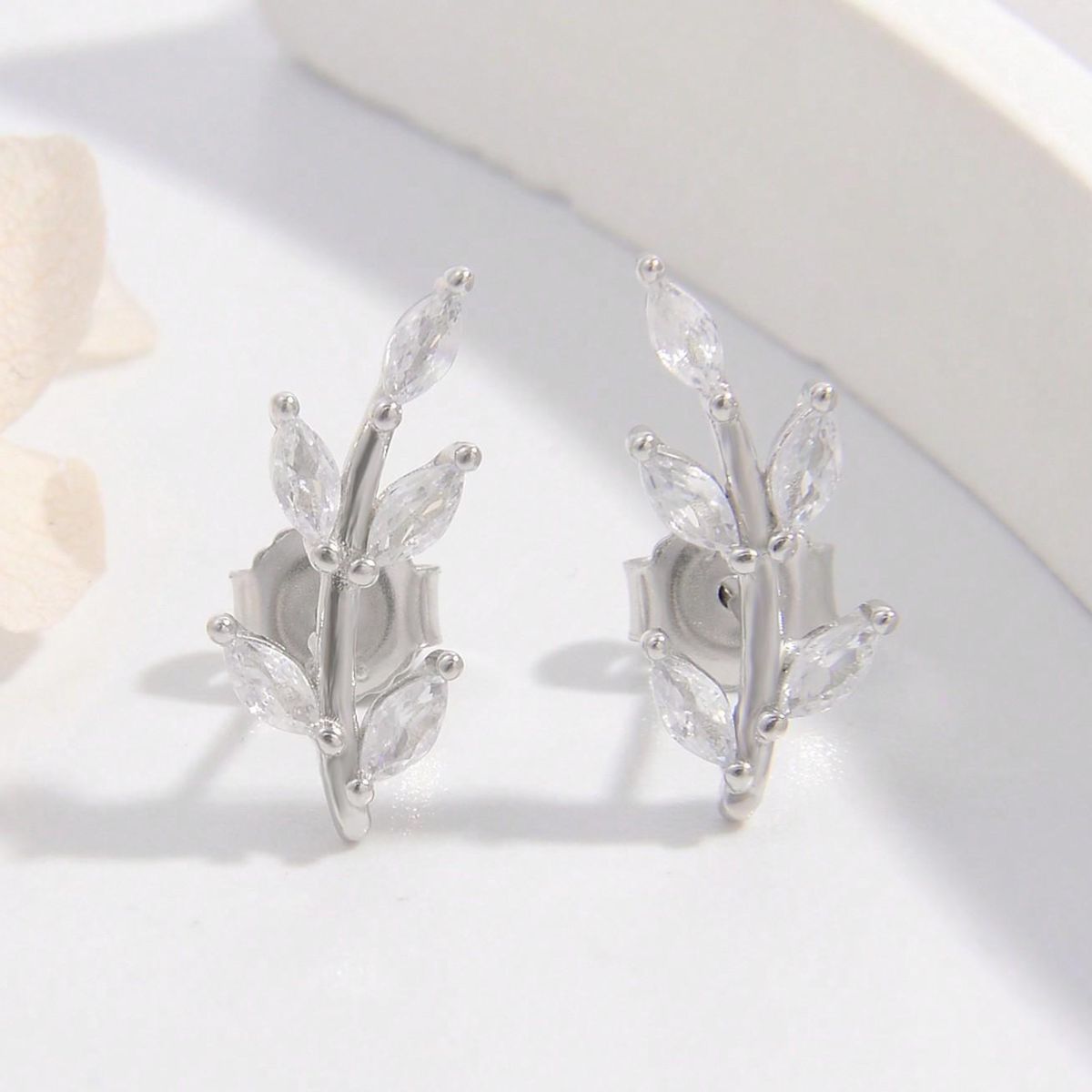 Zircon Blad Sølv Studs