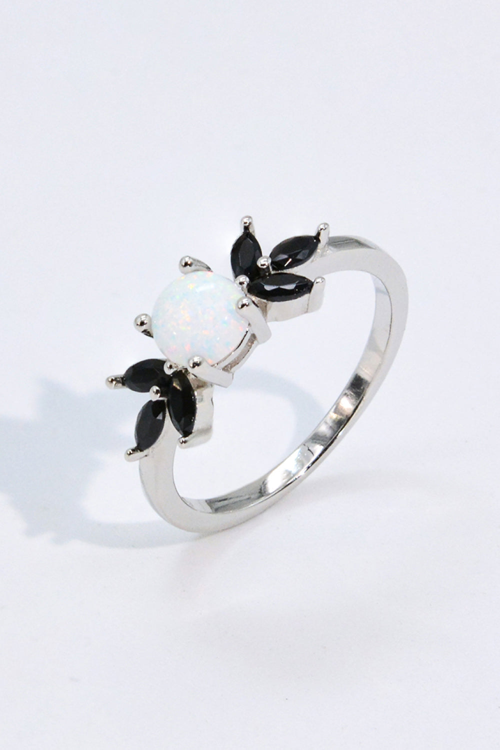 Anello bicolore in opale e zircone