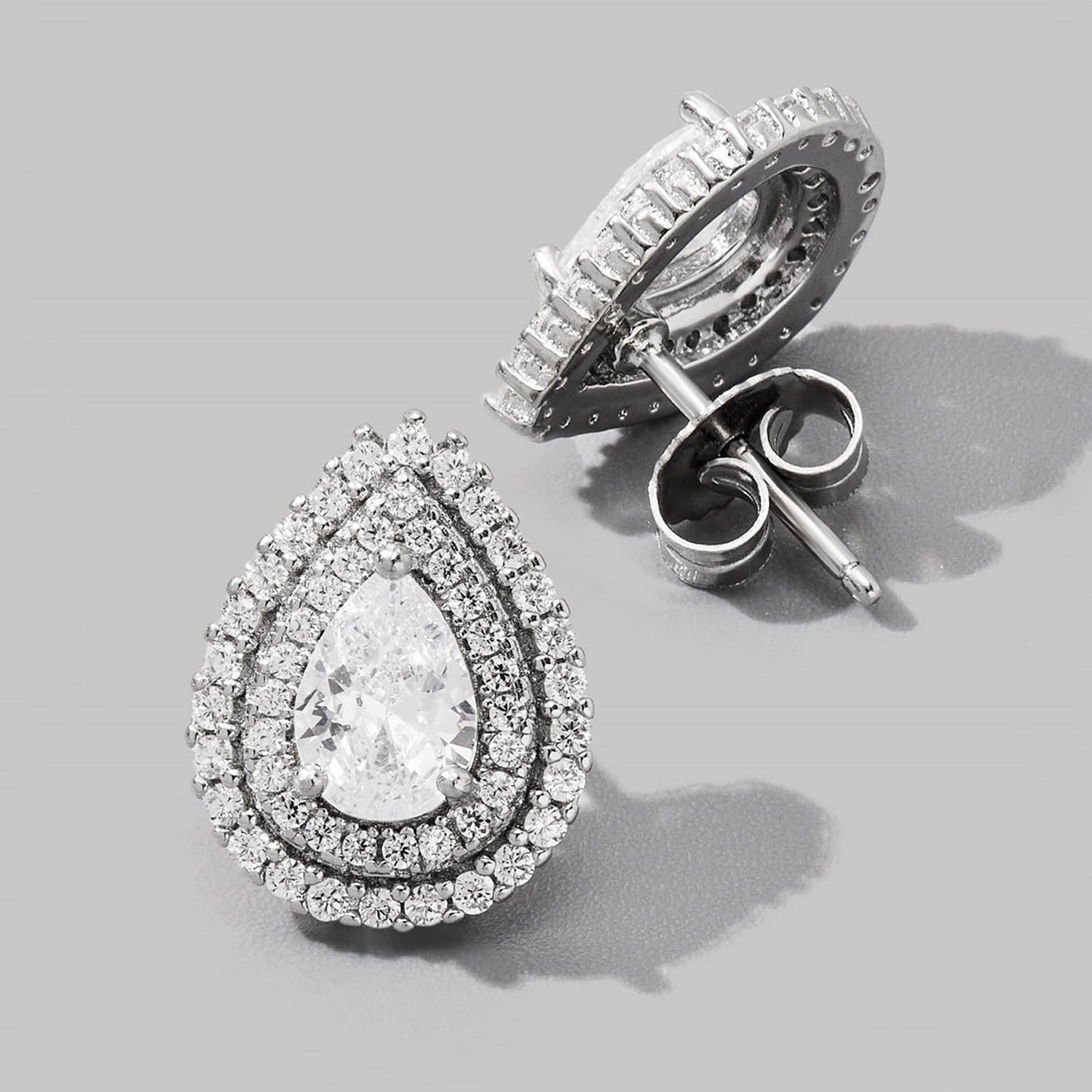 Orecchini a perno a goccia di zircone in argento