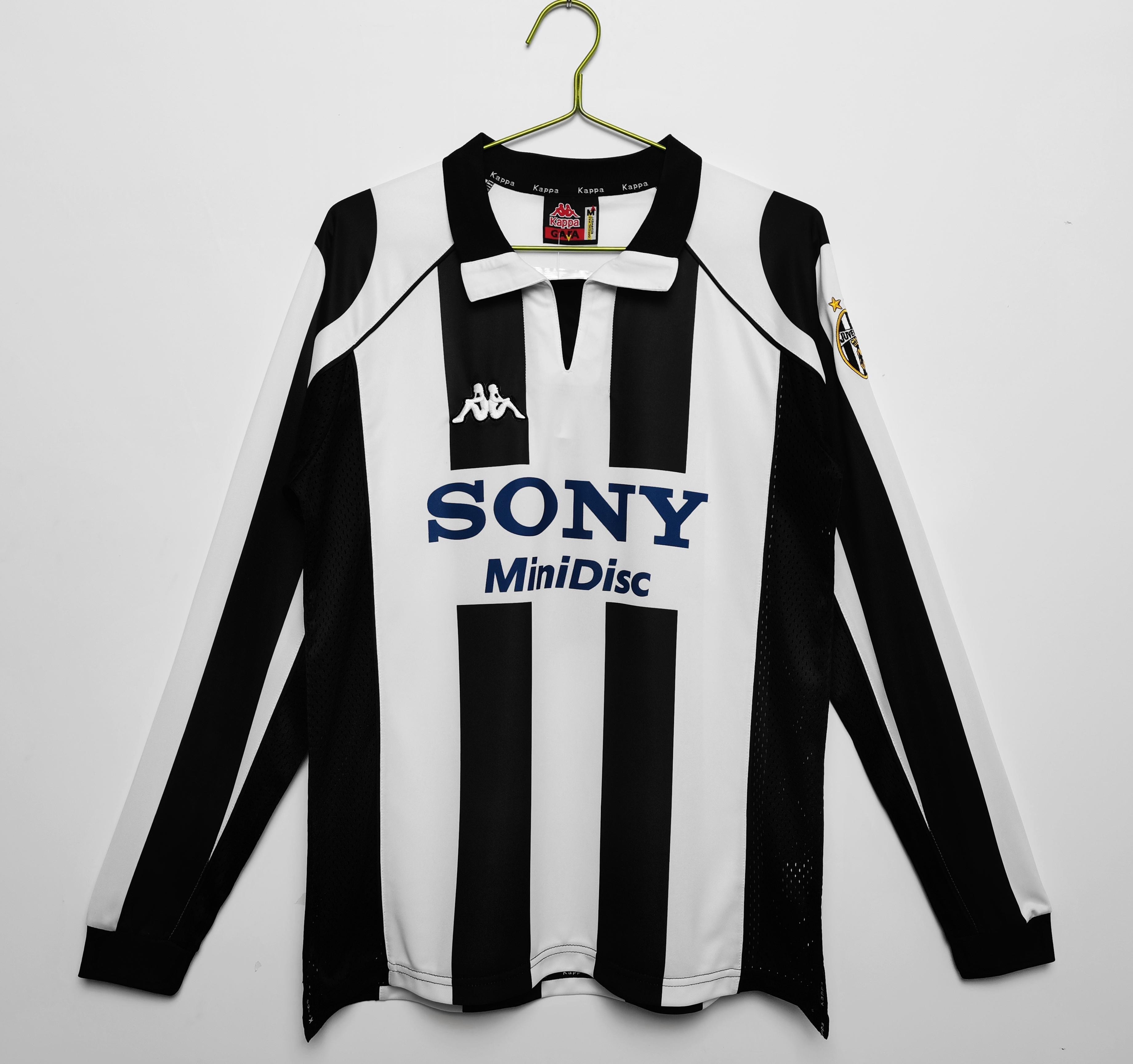 juventus-retro-shirt-1997-1998-long-sleeve-home-1