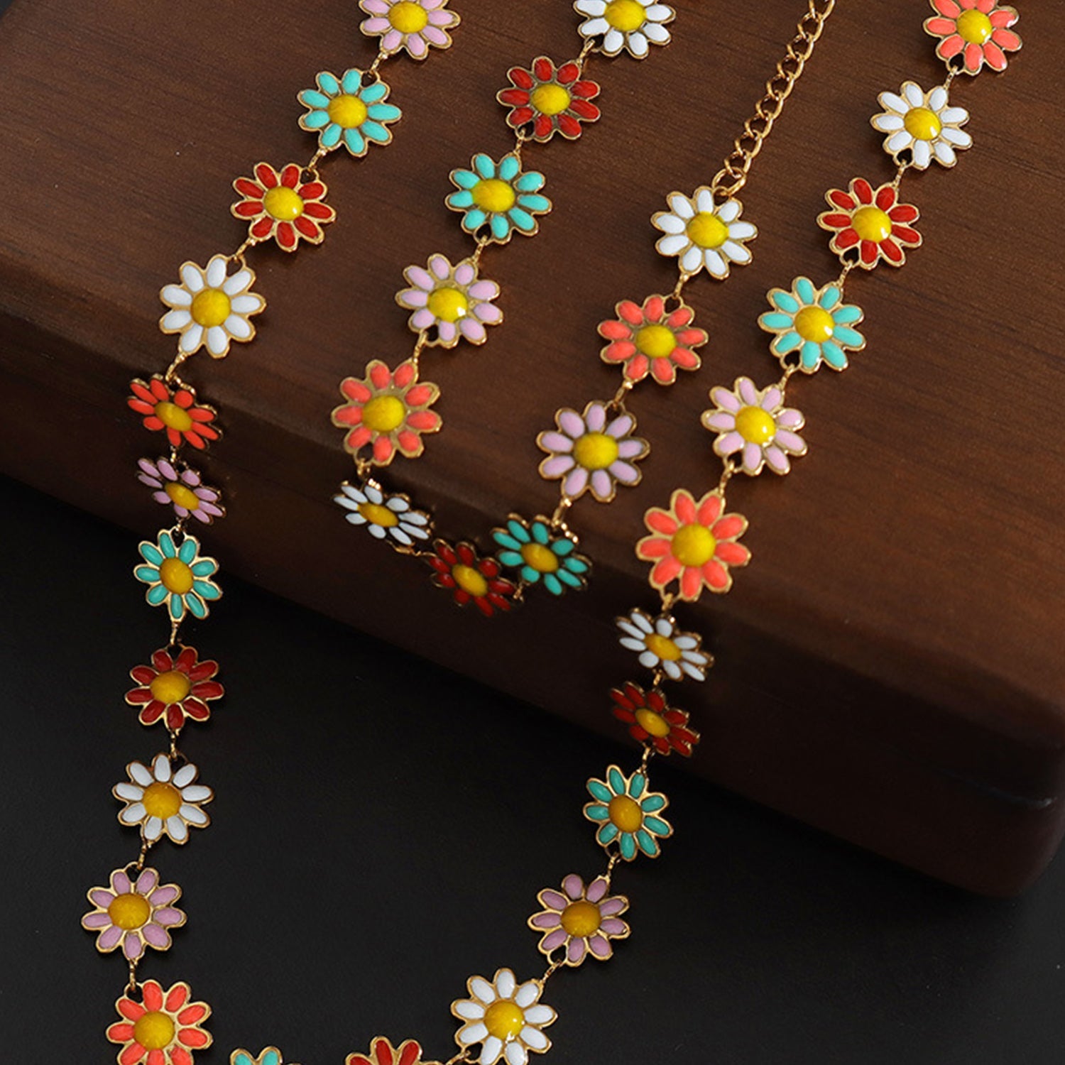 Metallic Floral Pendant Chain