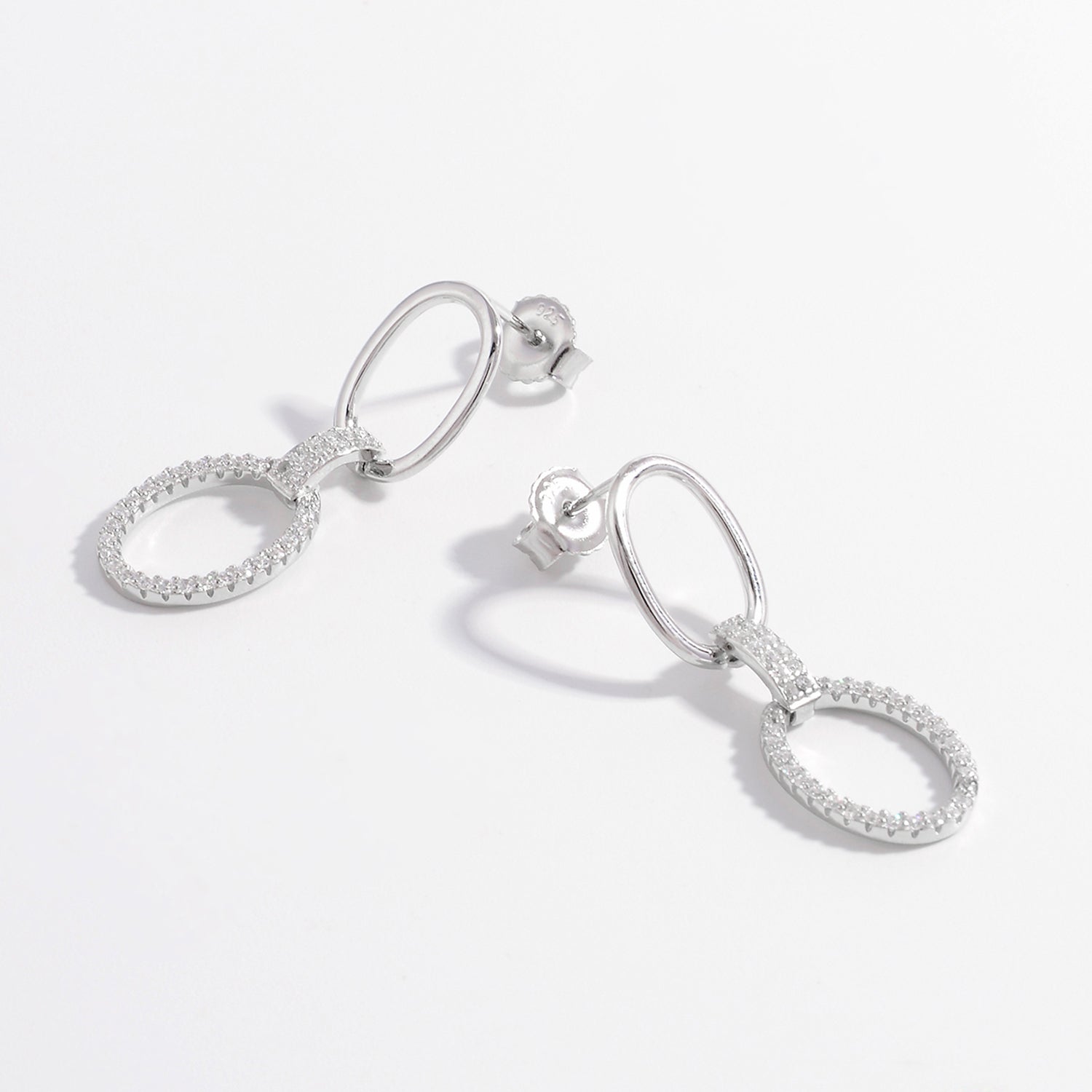 Orecchini a cerchio pendenti in argento zircone