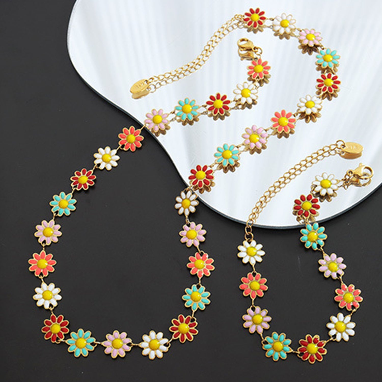 Metallic Floral Pendant Chain