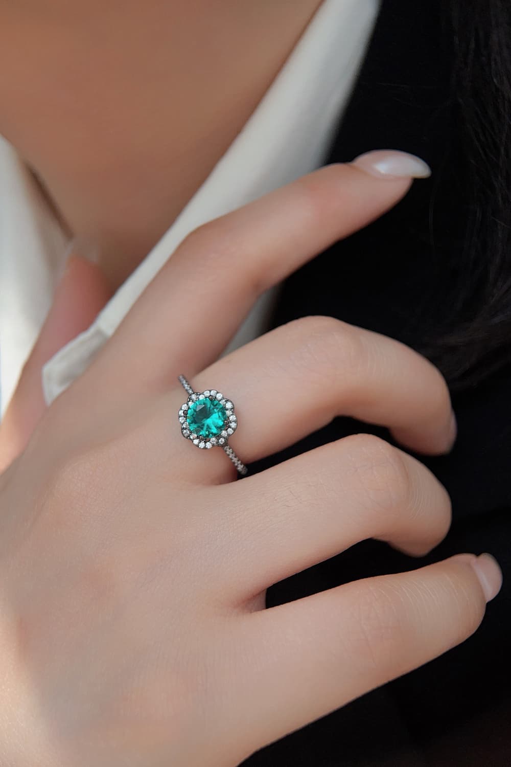 Anello floreale con zircone Paraiba