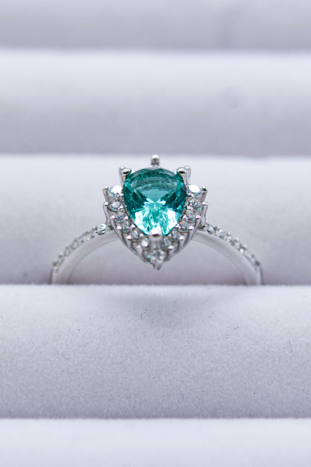 Anello a pera con zircone Paraiba