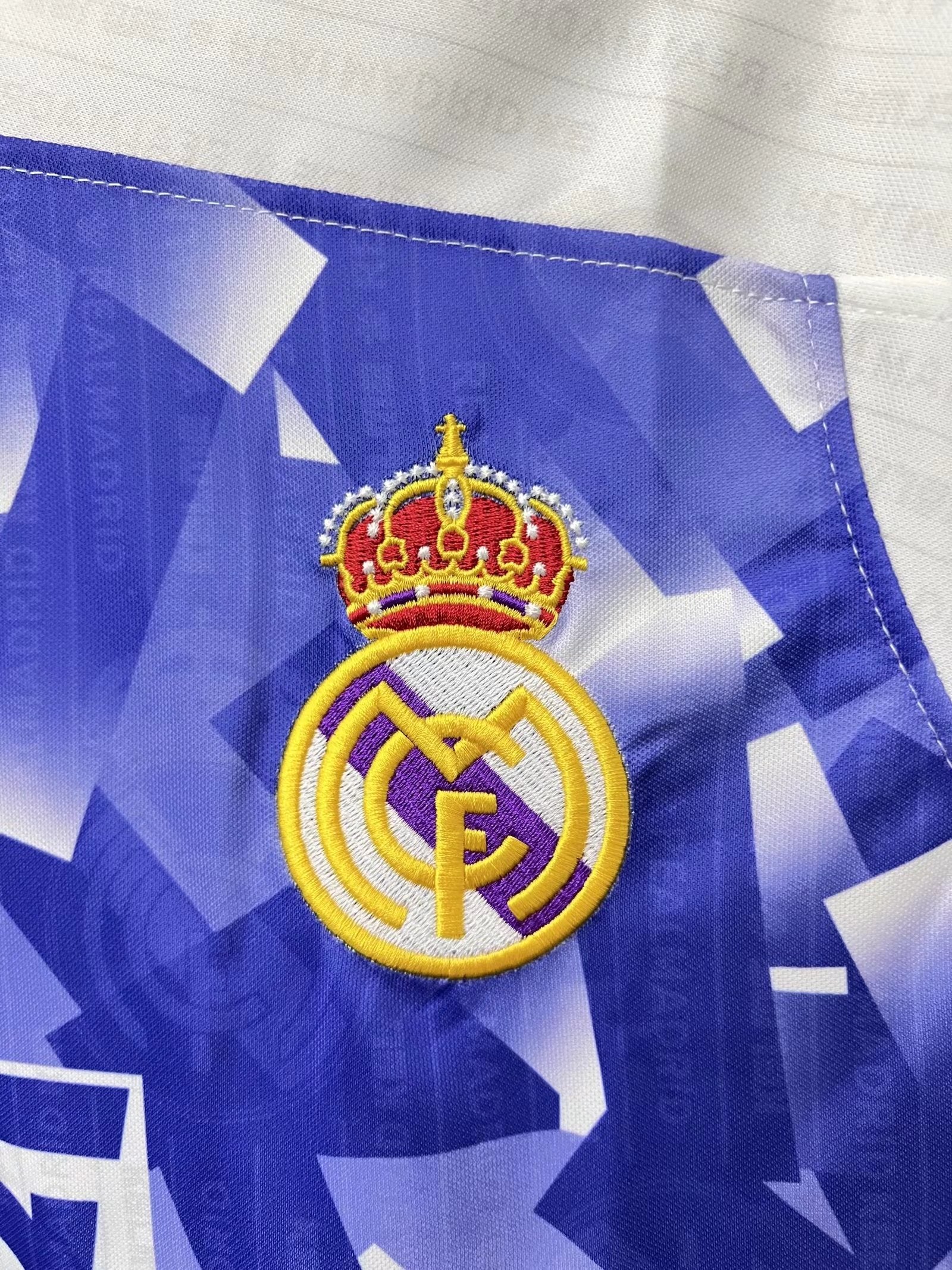 real-madrid-cf-3rd-shirt-1996-1997-1