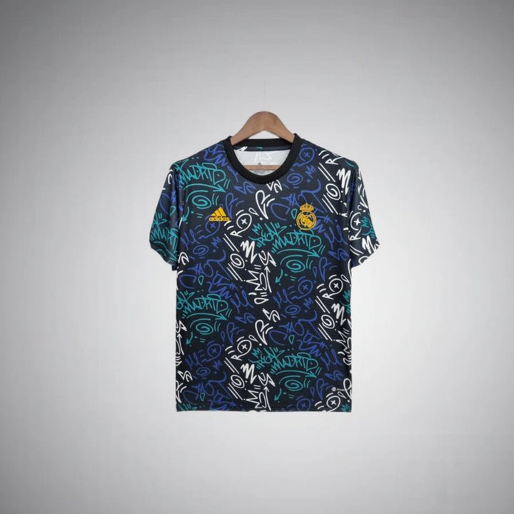 real-madrid-shirt-2022-pre-match-1